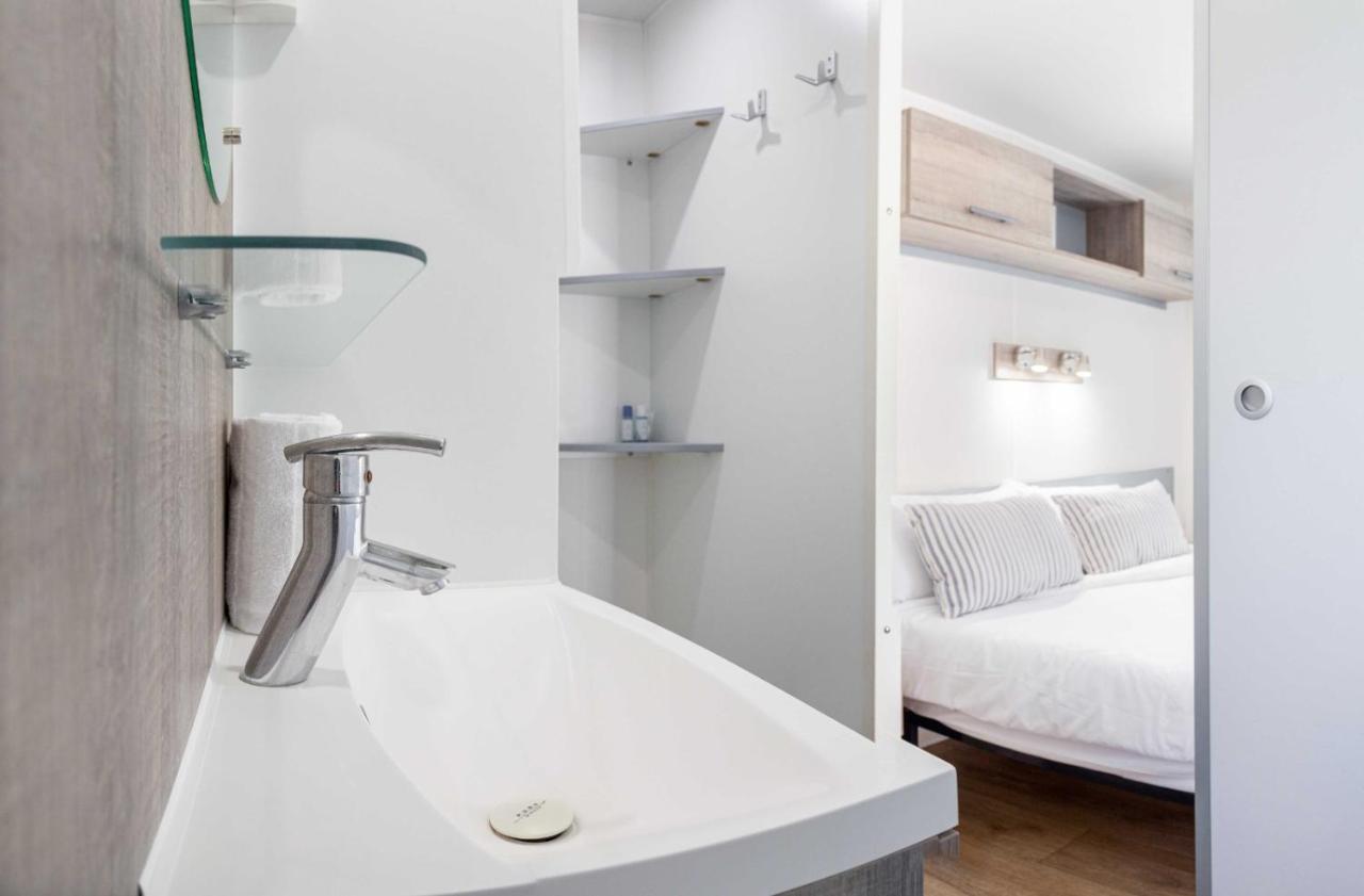Camping Vila Village Sant Feliu de Buixalleu ภายนอก รูปภาพ